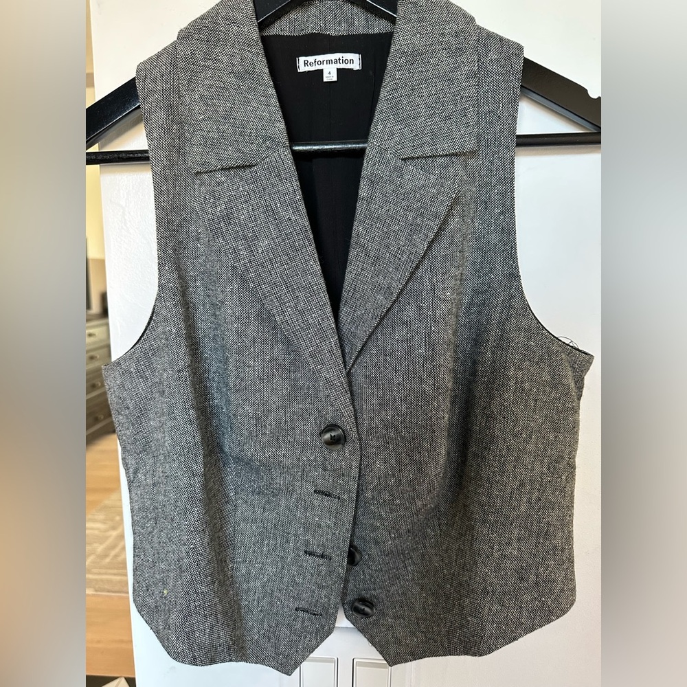 Reformation Amelia Vest